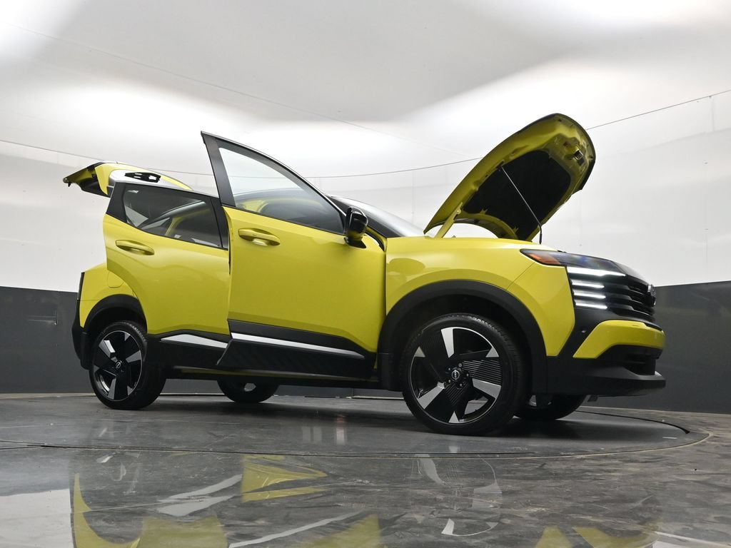 Used 2025 Nissan Kicks SR w/ SR Premium Package FWD image 55