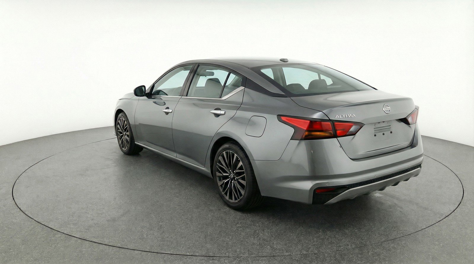 Used 2025 Nissan Altima 2.5 SV FWD image 6