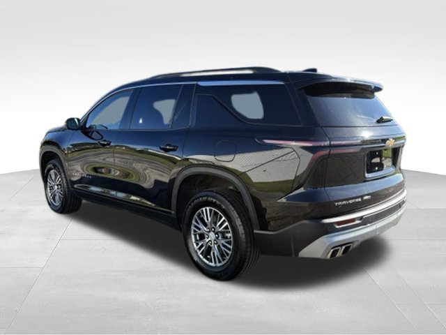 Used 2025 Chevrolet Traverse LT AWD/4WD image 2