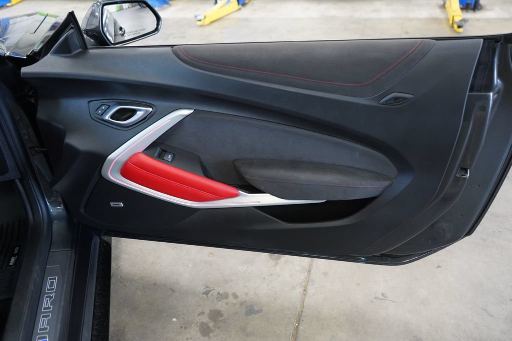 Used 2018 Chevrolet Camaro ZL1 RWD image 21