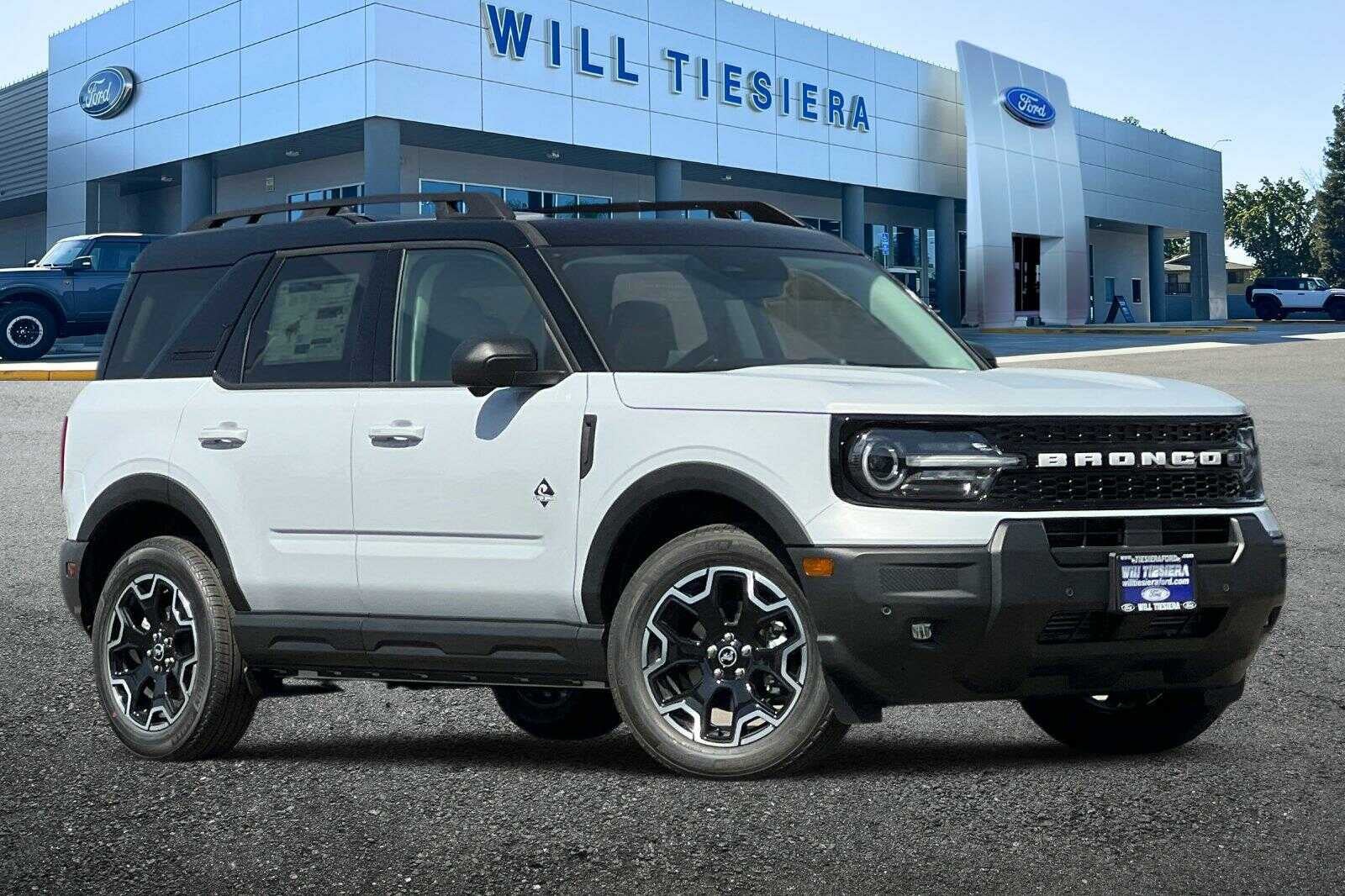New 2026 Ford Bronco Sport Outer Banks w/ Outer Banks Tech Package+ AWD/4WD image 2