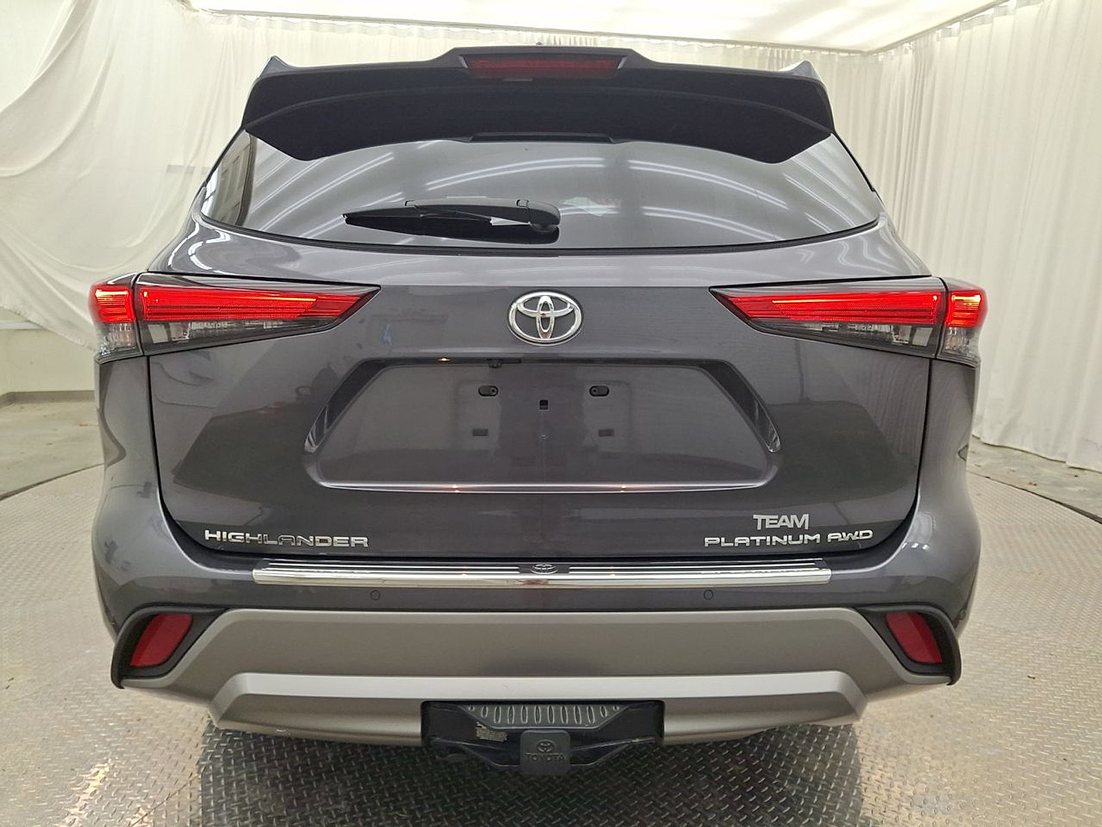 Used 2022 Toyota Highlander Platinum AWD/4WD image 26