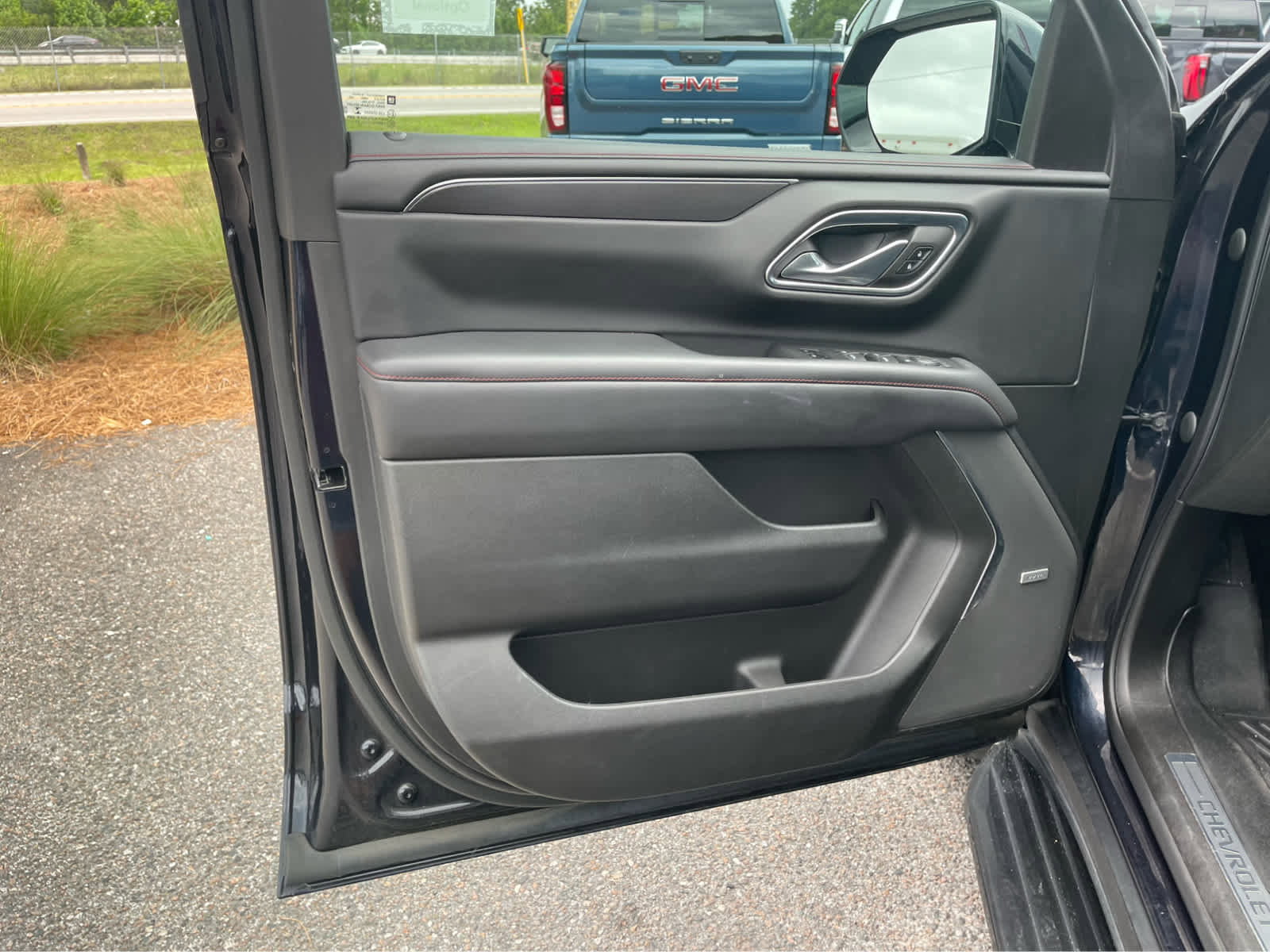Used 2023 Chevrolet Tahoe RST AWD/4WD image 10