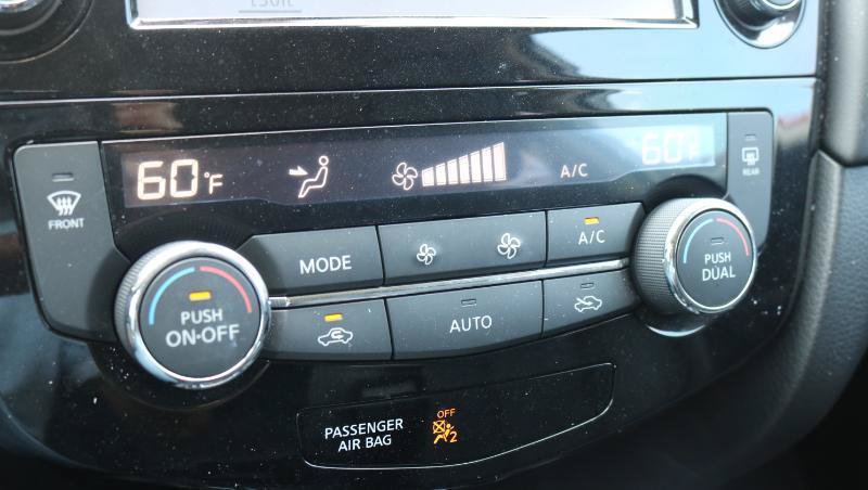 Used 2017 Nissan Rogue SL FWD image 14