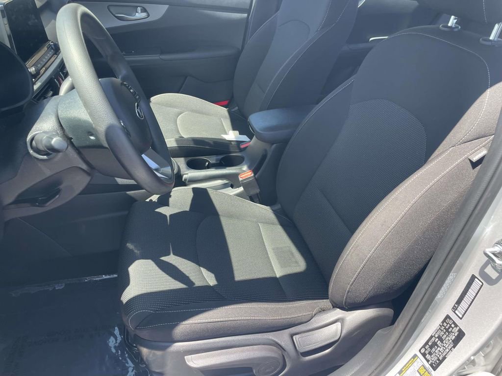 Used 2021 Kia Forte LXS FWD image 15
