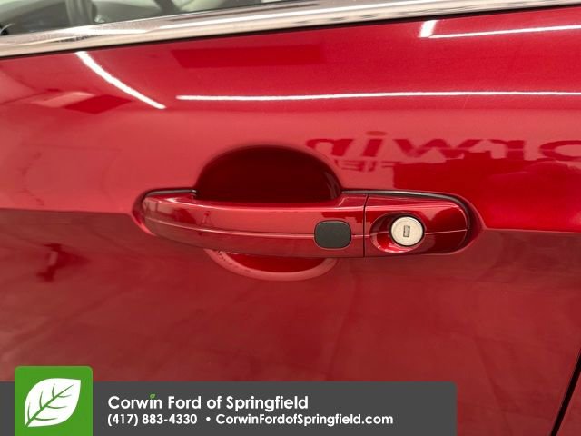 Used 2015 Ford Escape Titanium image 32