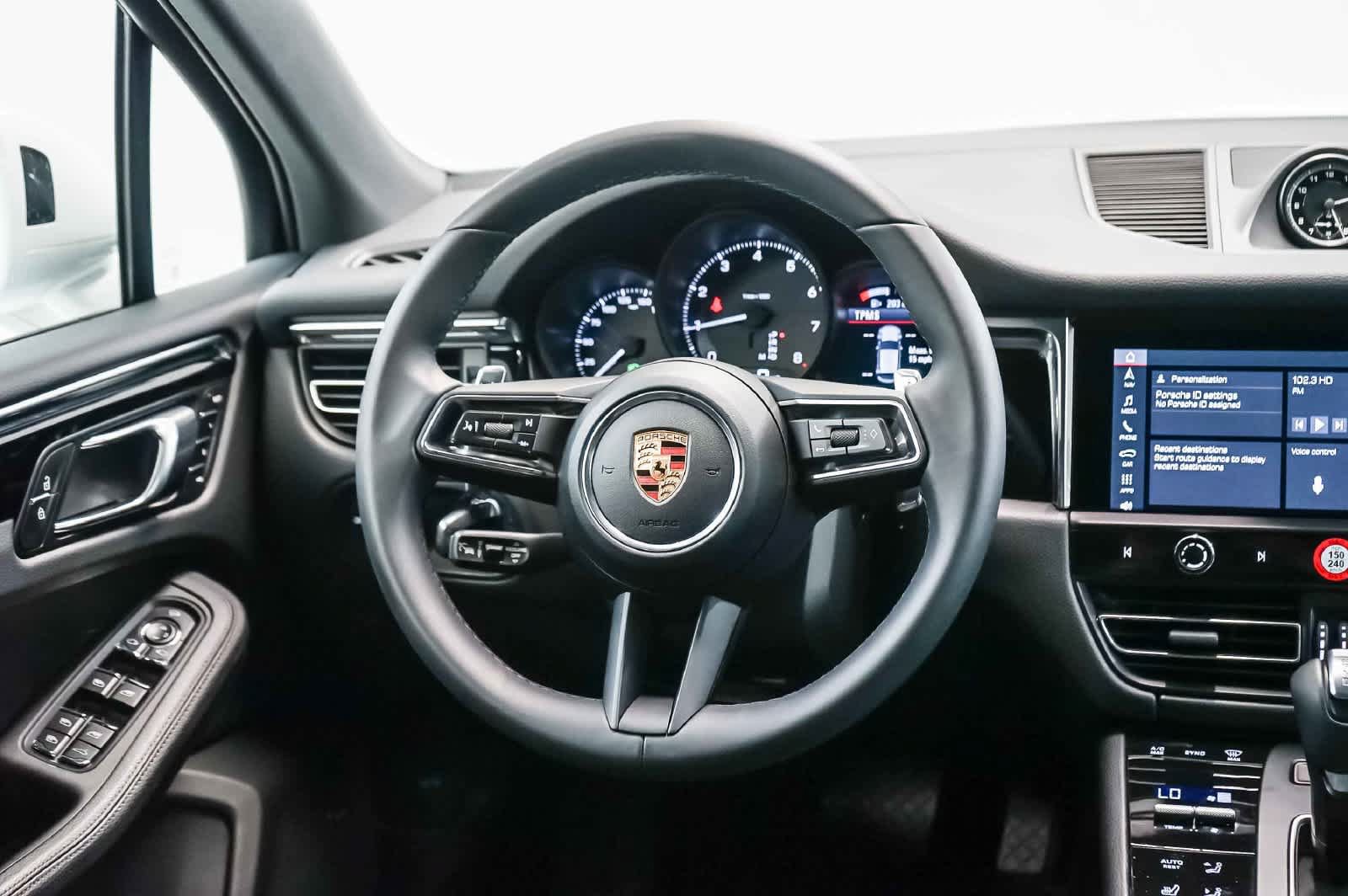 Certified 2026 Porsche Macan AWD/4WD image 21