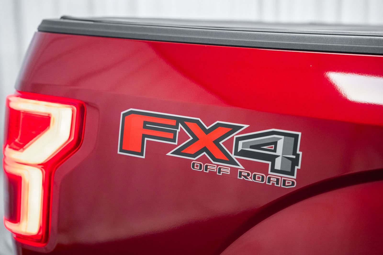 Certified 2018 Ford F150 Platinum w/ Equipment Group 701A Luxury image 29