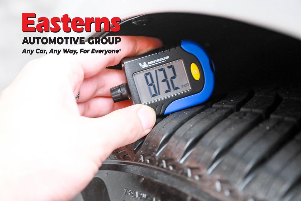 Used 2023 Volvo XC60 B5 Plus image 26