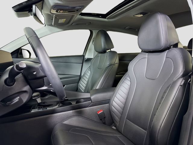 Used 2023 Hyundai Elantra Limited image 22