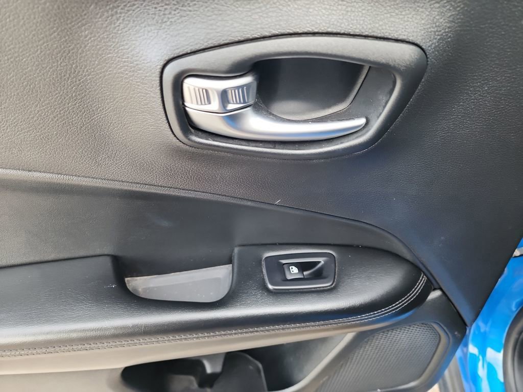 Used 2020 Jeep Compass Latitude image 37