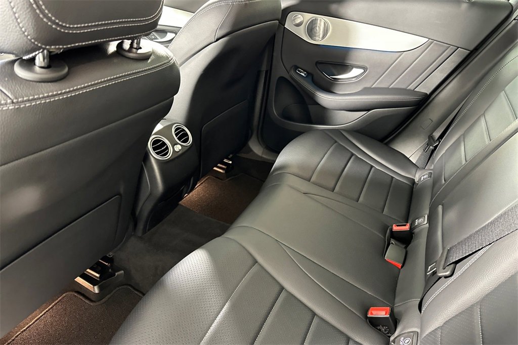 Used 2019 Mercedes-Benz GLC 300 4MATIC image 13