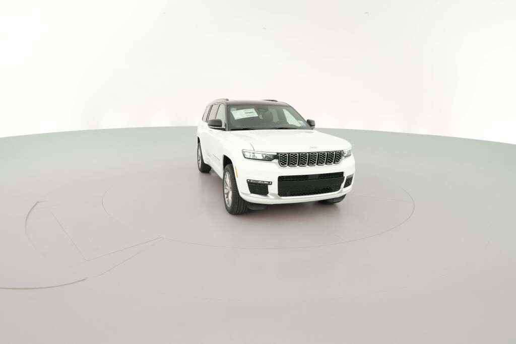 New 2025 Jeep Grand Cherokee L Summit w/ Luxury Tech Group V image 17