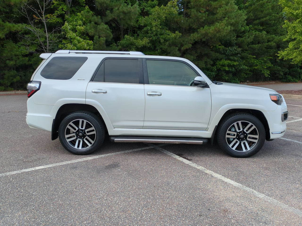 Used 2016 Toyota 4Runner Limited w/ Four Season Floor Mat Package AWD/4WD image 3