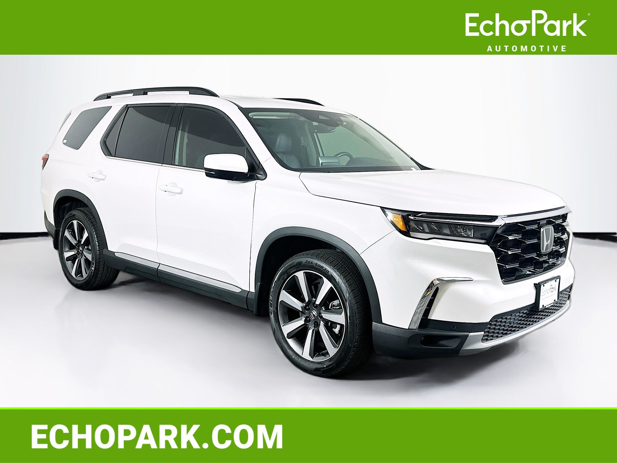 Used 2024 Honda Pilot Touring image 1