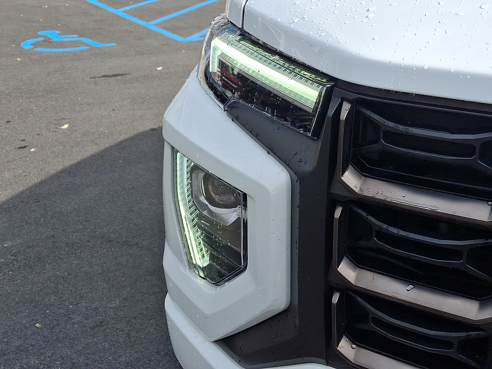 Used 2024 GMC Canyon AT4X AWD/4WD image 10