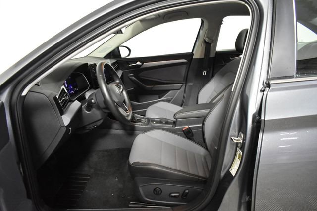 Used 2025 Volkswagen Jetta SE image 11