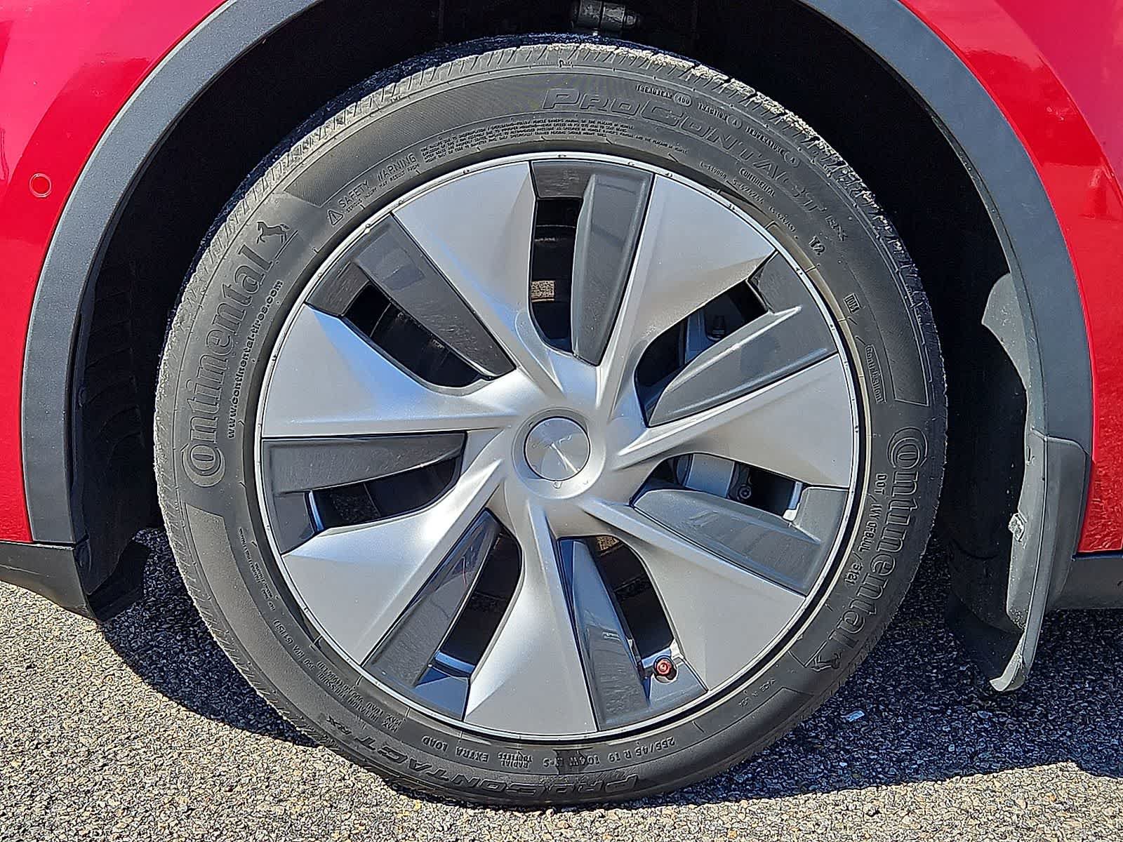 Used 2022 Tesla Model Y Long Range AWD/4WD image 37