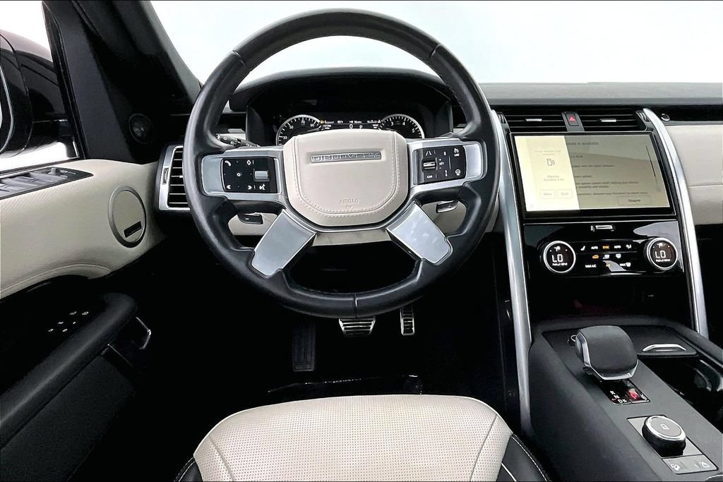 Used 2023 Land Rover Discovery HSE R-Dynamic AWD/4WD image 6