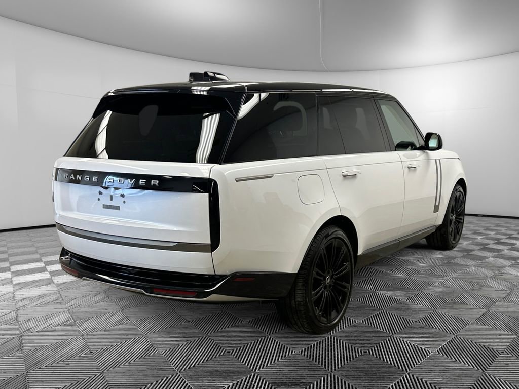 Used 2024 Land Rover Range Rover Long Wheelbase SE image 5