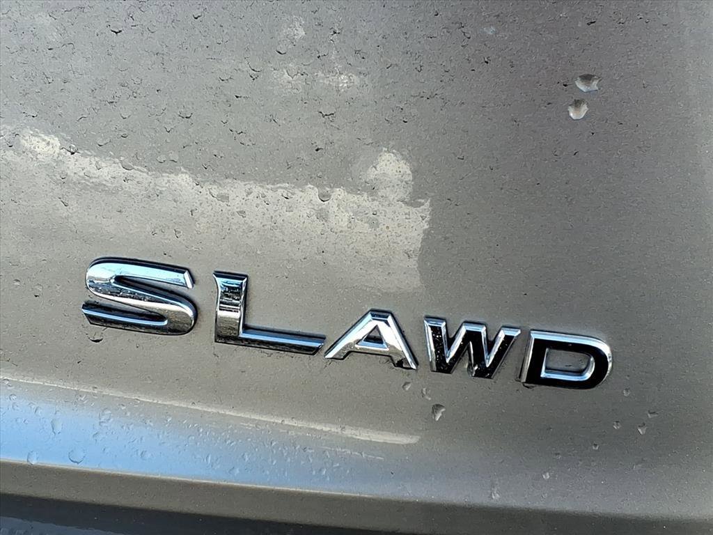 Used 2023 Nissan Rogue SL image 6