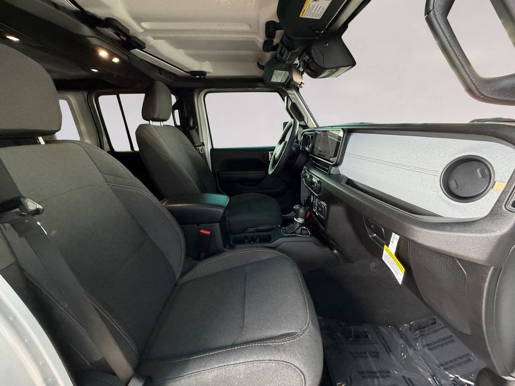 Used 2024 Jeep Wrangler Unlimited image 17