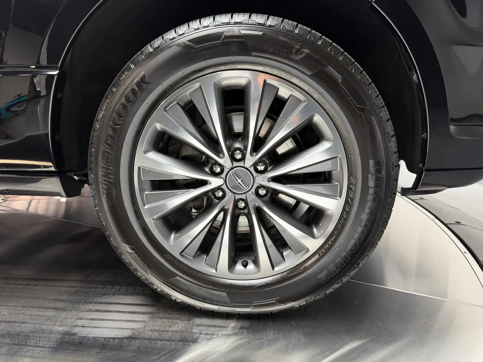 Used 2017 Lincoln Navigator Select AWD/4WD image 8