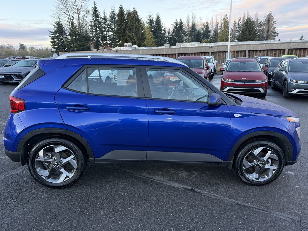 Used 2024 Hyundai Venue SEL image 5