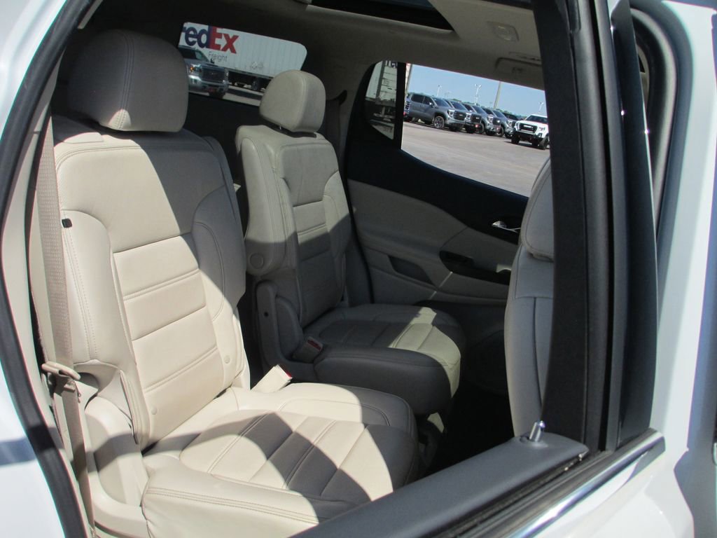Used 2021 GMC Acadia Denali w/ Denali Technology Package AWD/4WD image 26