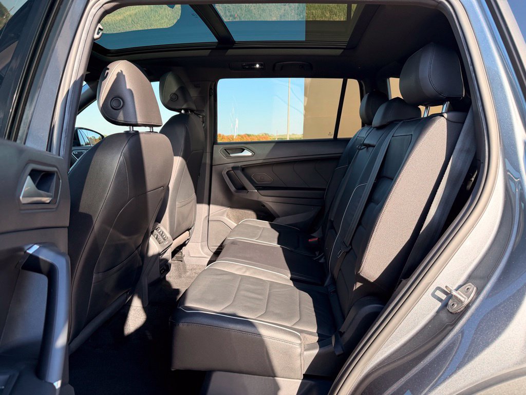 Used 2020 Volkswagen Tiguan SEL Premium R-Line w/ 3rd Row Seat Package AWD/4WD image 5