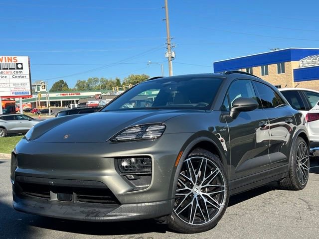 Used 2024 Porsche Macan 4 Electric image 16
