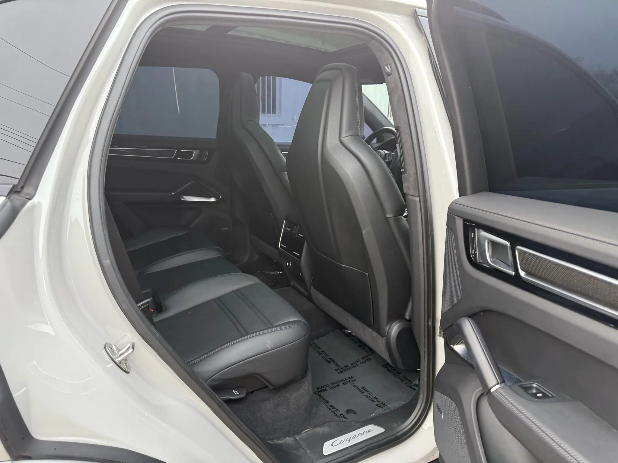 Used 2023 Porsche Cayenne Turbo w/ Premium Package Plus AWD/4WD image 26