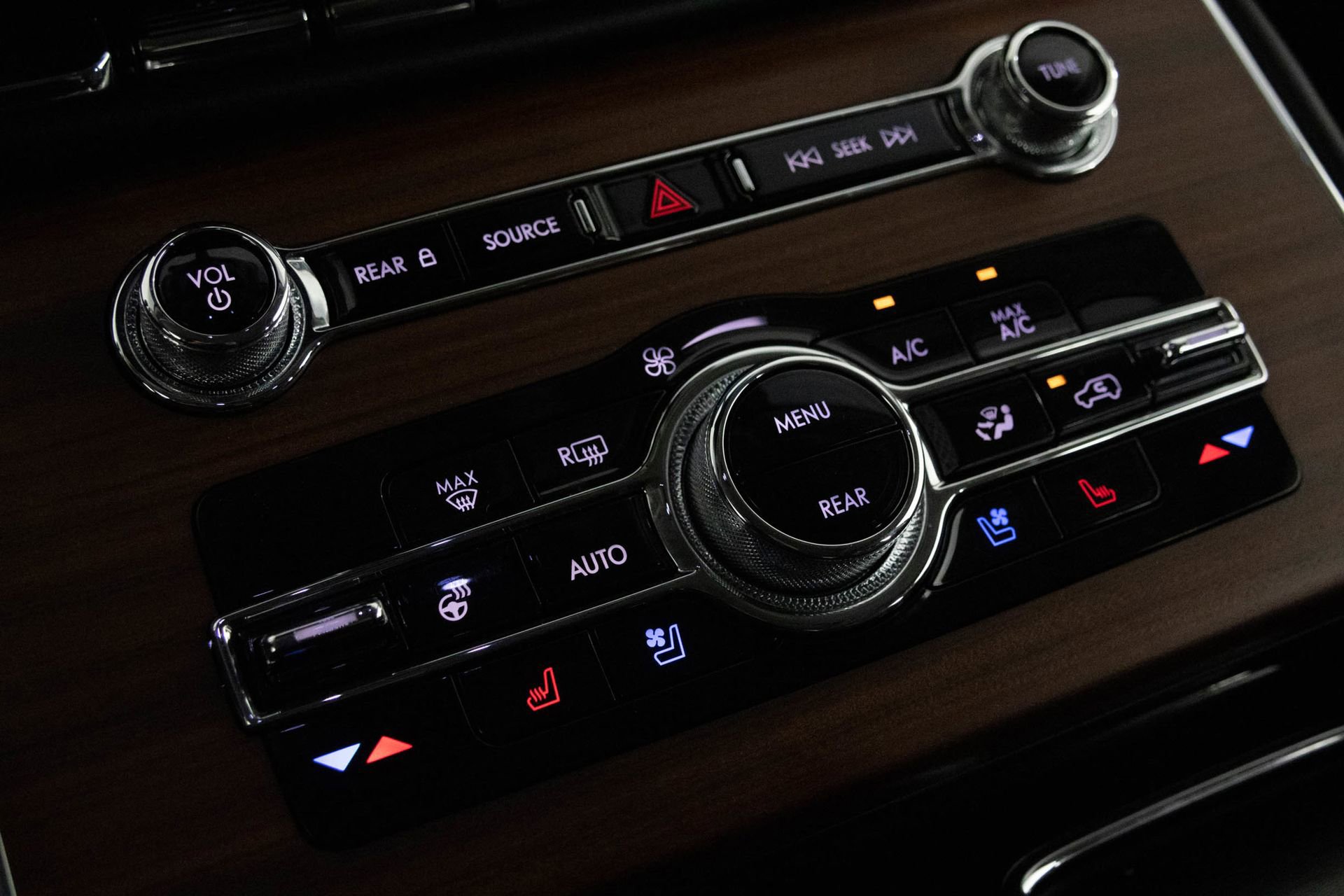 Used 2021 Lincoln Aviator Grand Touring w/ Equipment Group 302A AWD/4WD image 22