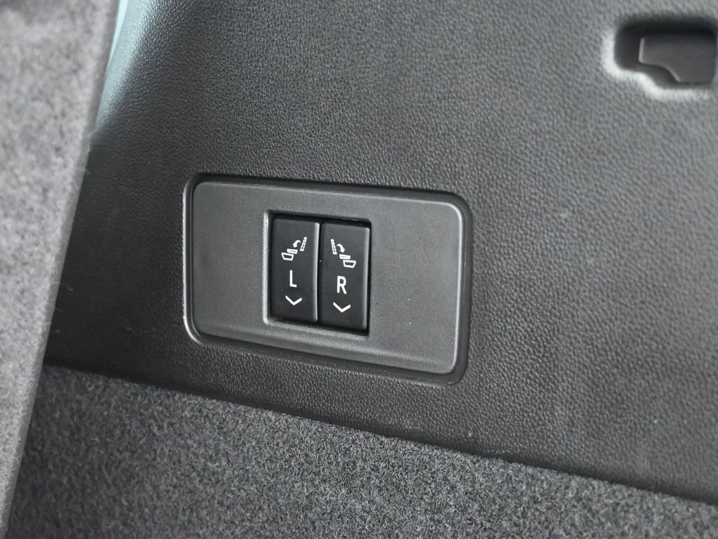 Used 2023 Cadillac XT6 Luxury image 42