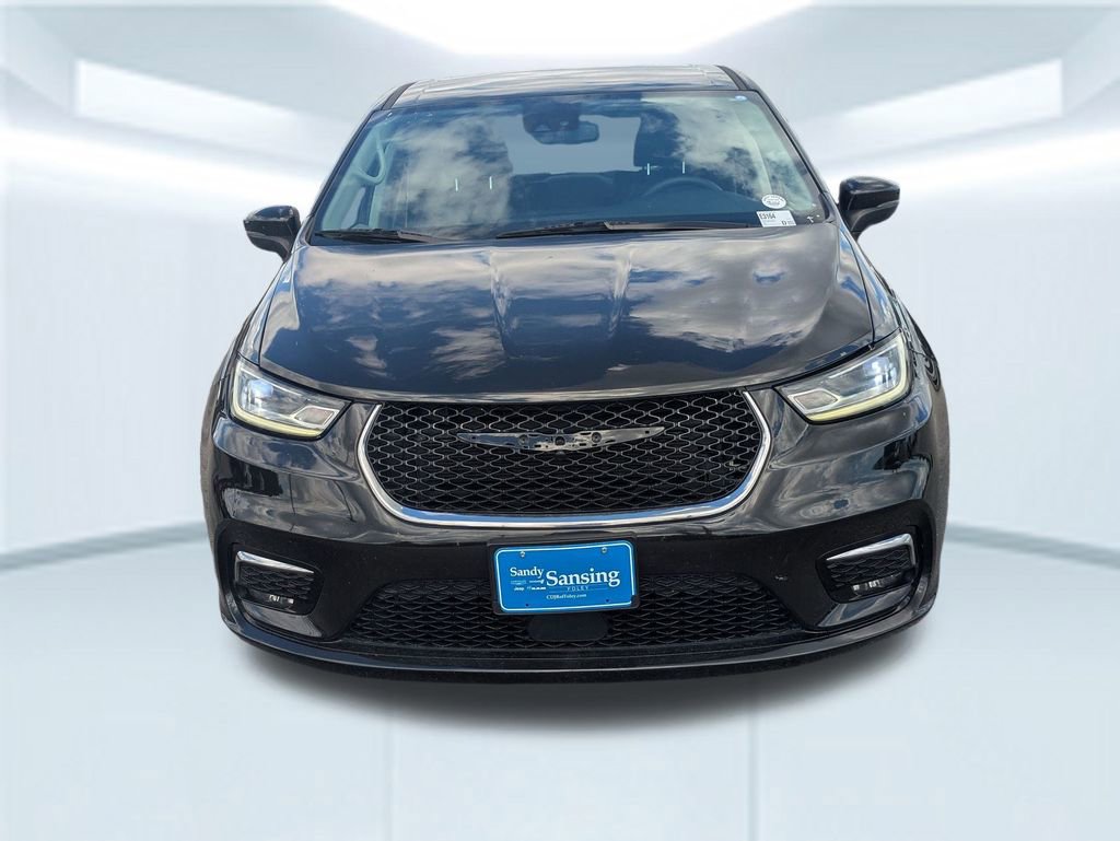 Used 2023 Chrysler Pacifica Touring-L image 10