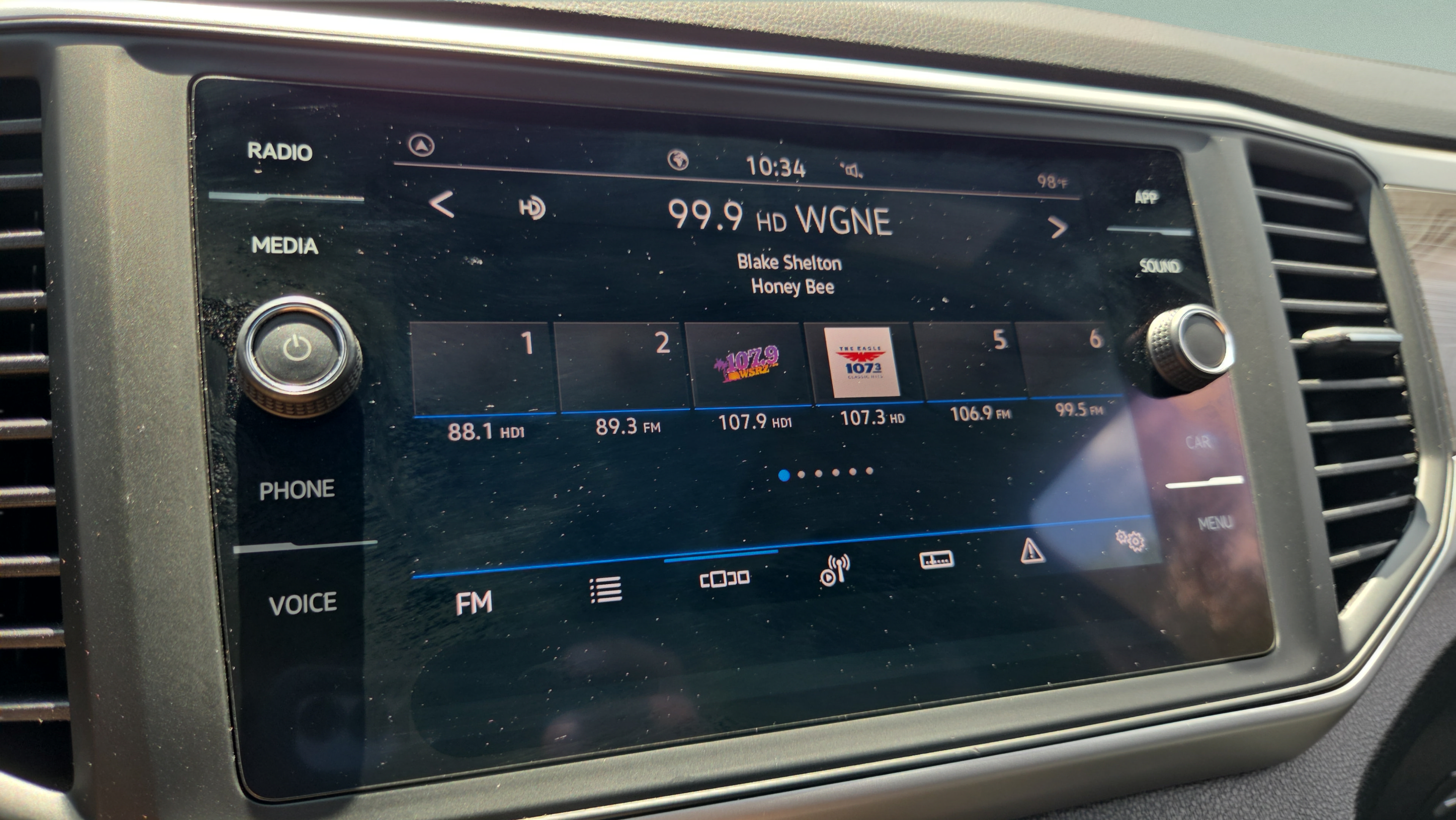 Used 2021 Volkswagen Atlas Cross Sport SE w/ Panoramic Sunroof Package FWD image 22