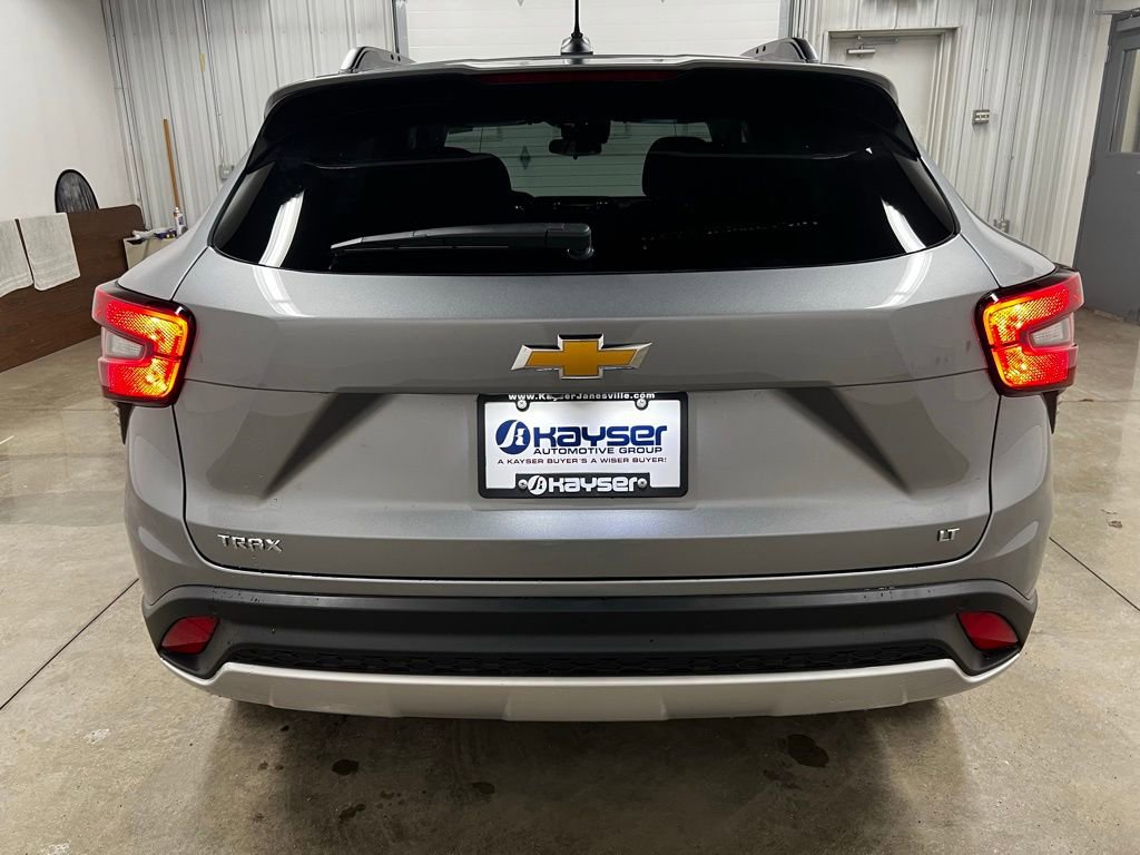 New 2026 Chevrolet Trax LT w/ Driver Confidence Package image 4