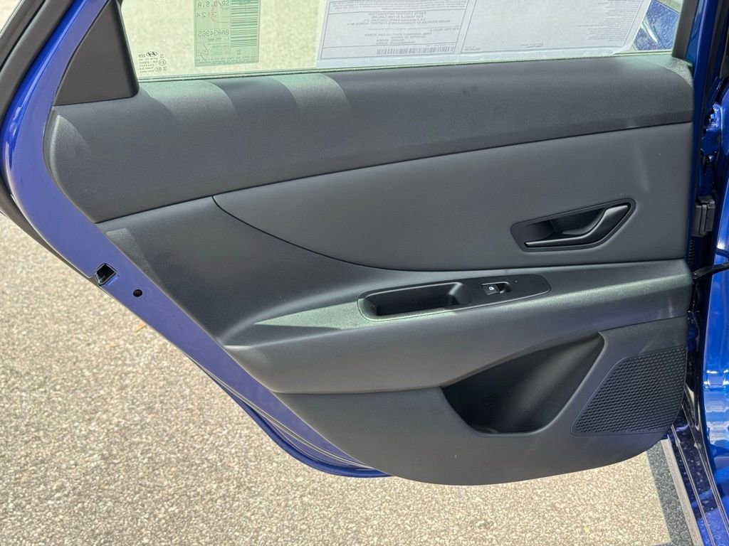 Certified 2025 Hyundai Elantra Sport image 16