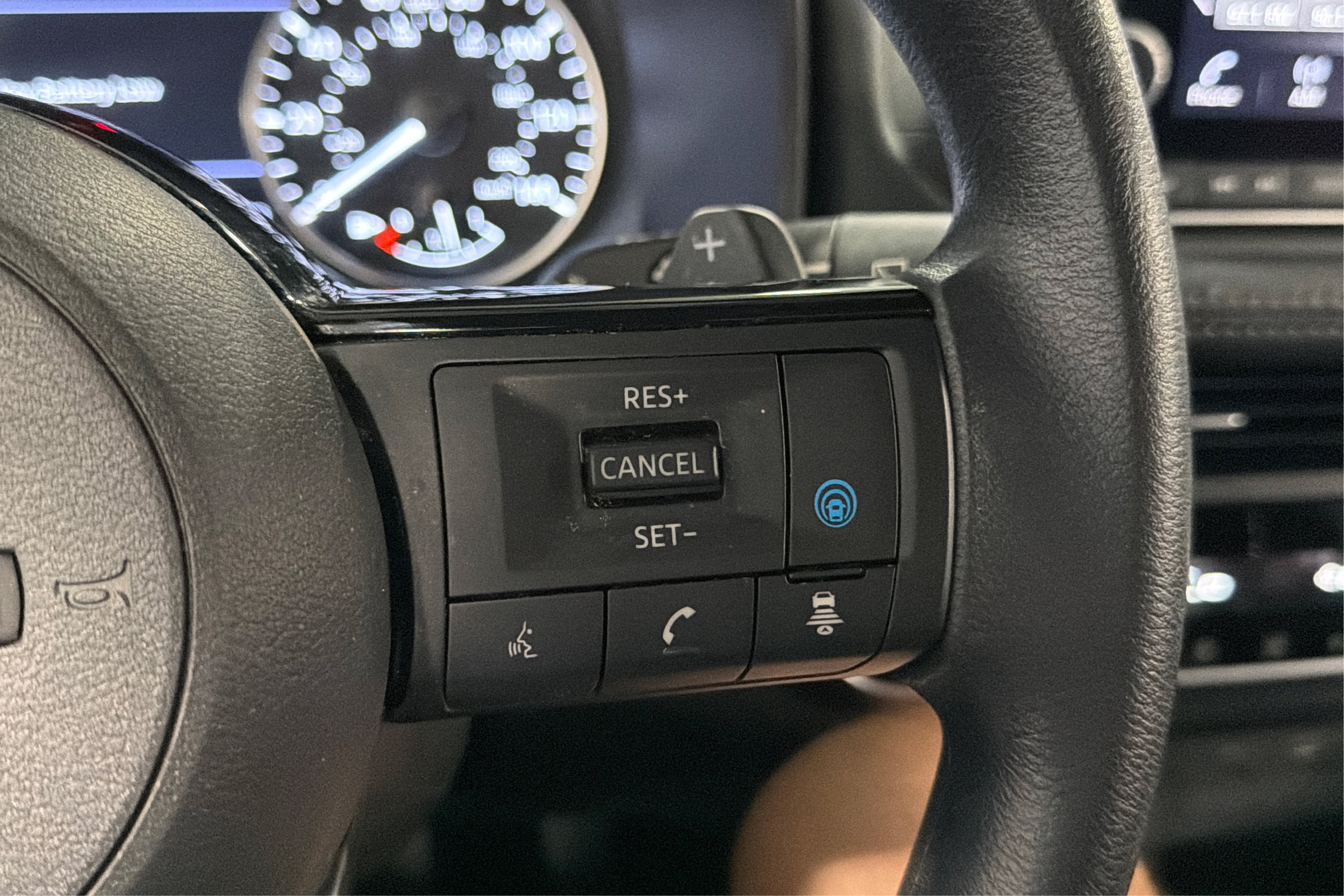 Used 2023 Nissan Rogue SV AWD/4WD image 23