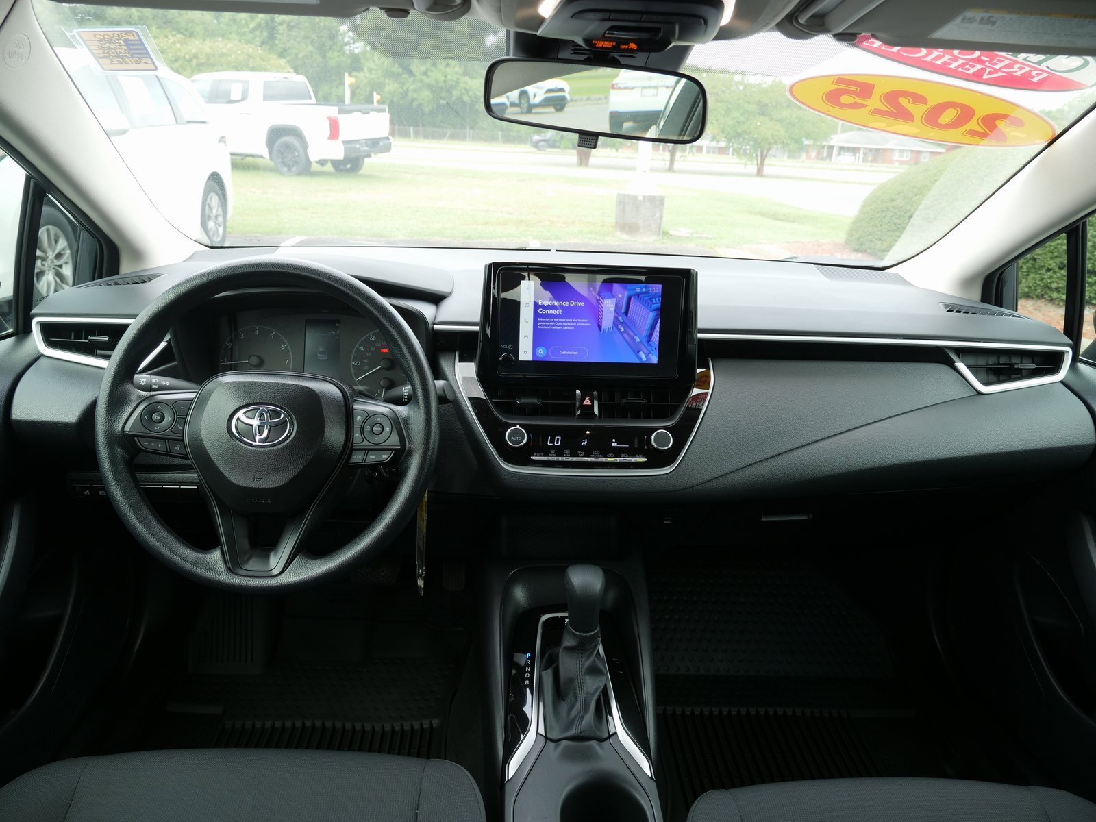 Used 2025 Toyota Corolla LE image 16