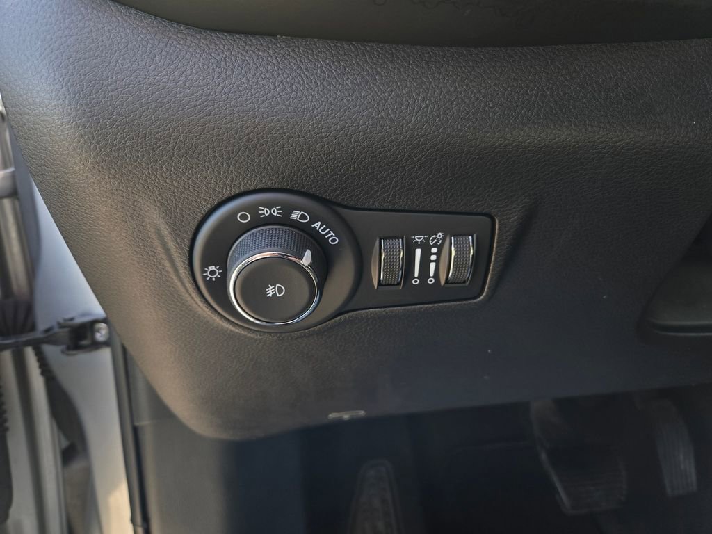Used 2025 Jeep Compass Limited AWD/4WD image 13