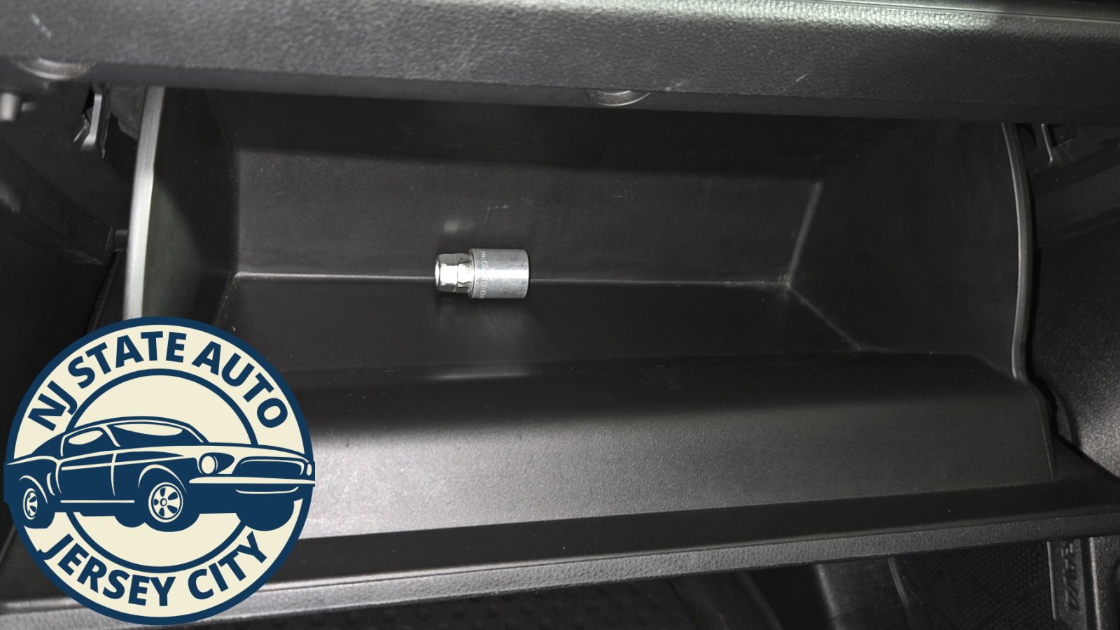 Used 2020 Toyota RAV4 XLE image 18