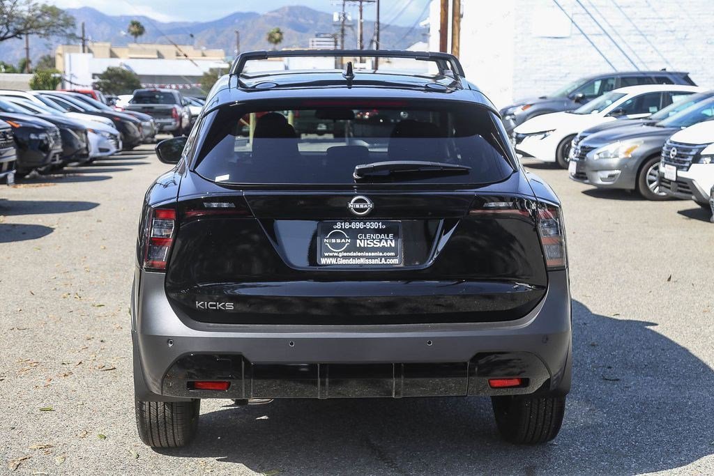 Used 2026 Nissan Kicks SV FWD image 7