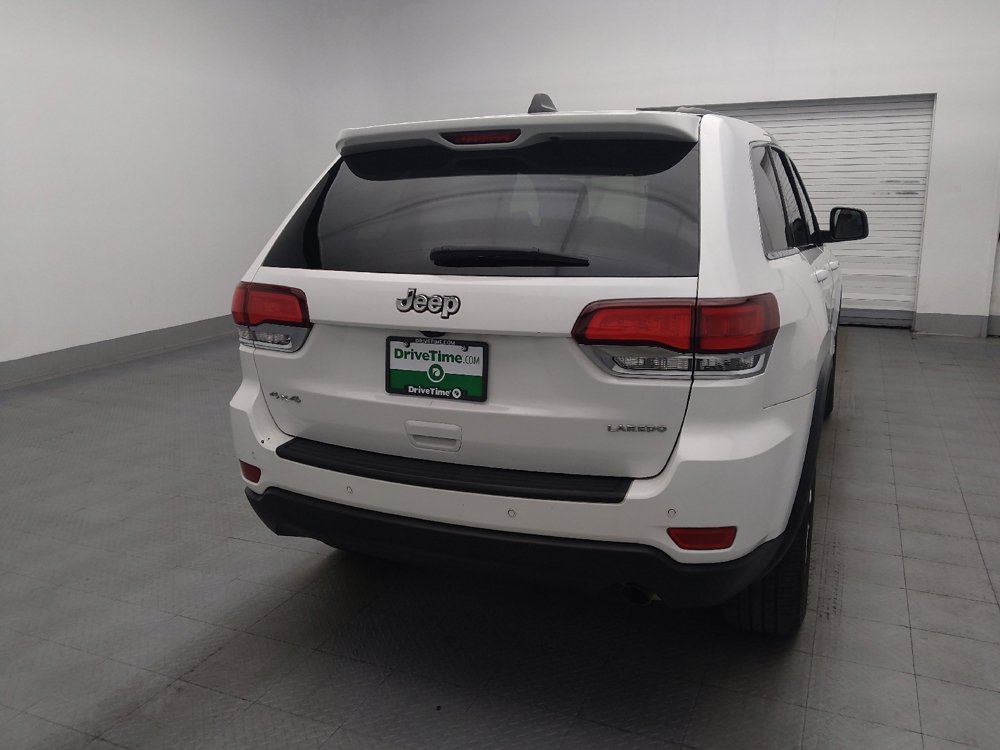 Used 2022 Jeep Grand Cherokee Laredo E AWD/4WD image 7