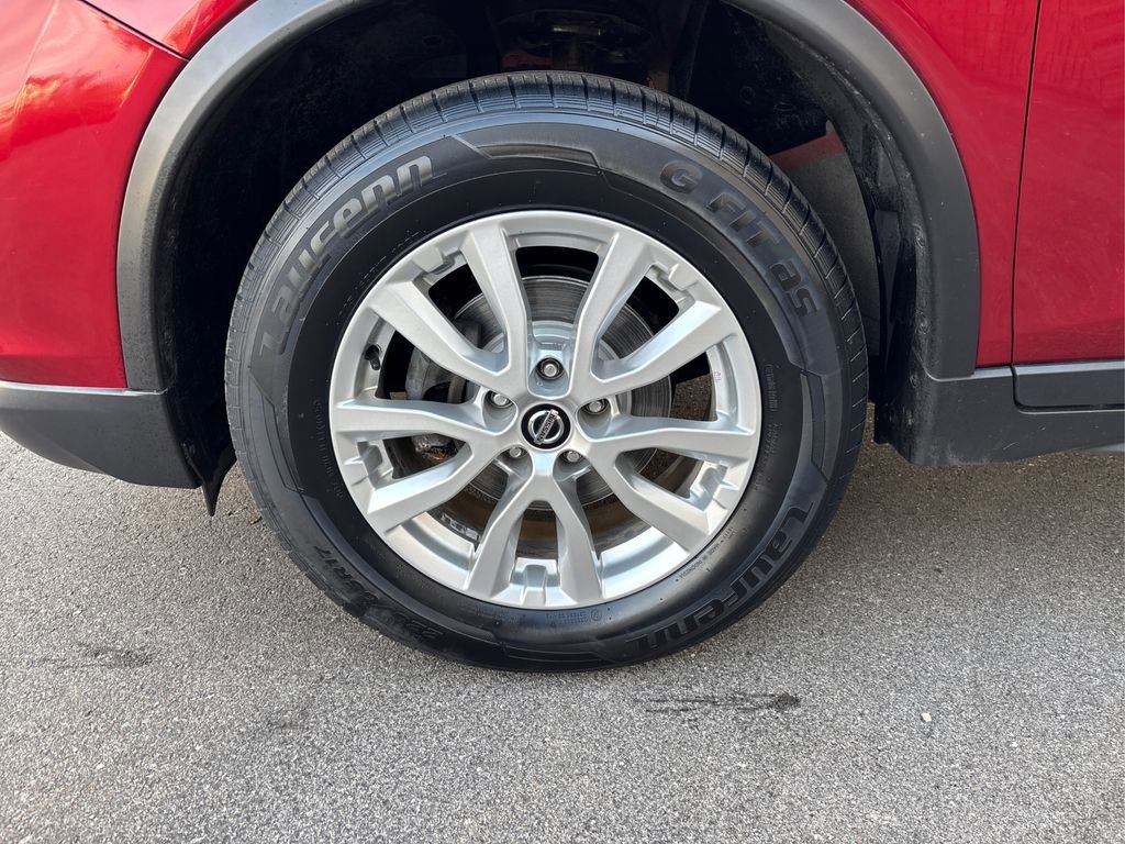 Used 2019 Nissan Rogue SV image 12