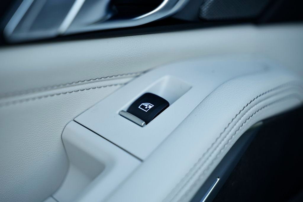 New 2026 BMW X5 xDrive50e w/ Executive Package image 25