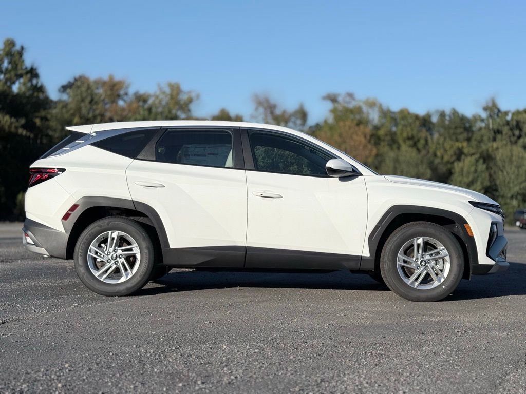 Used 2025 Hyundai Tucson SE image 8