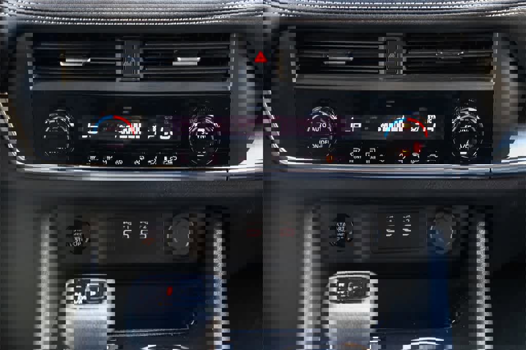 Used 2024 Nissan Rogue SV image 14