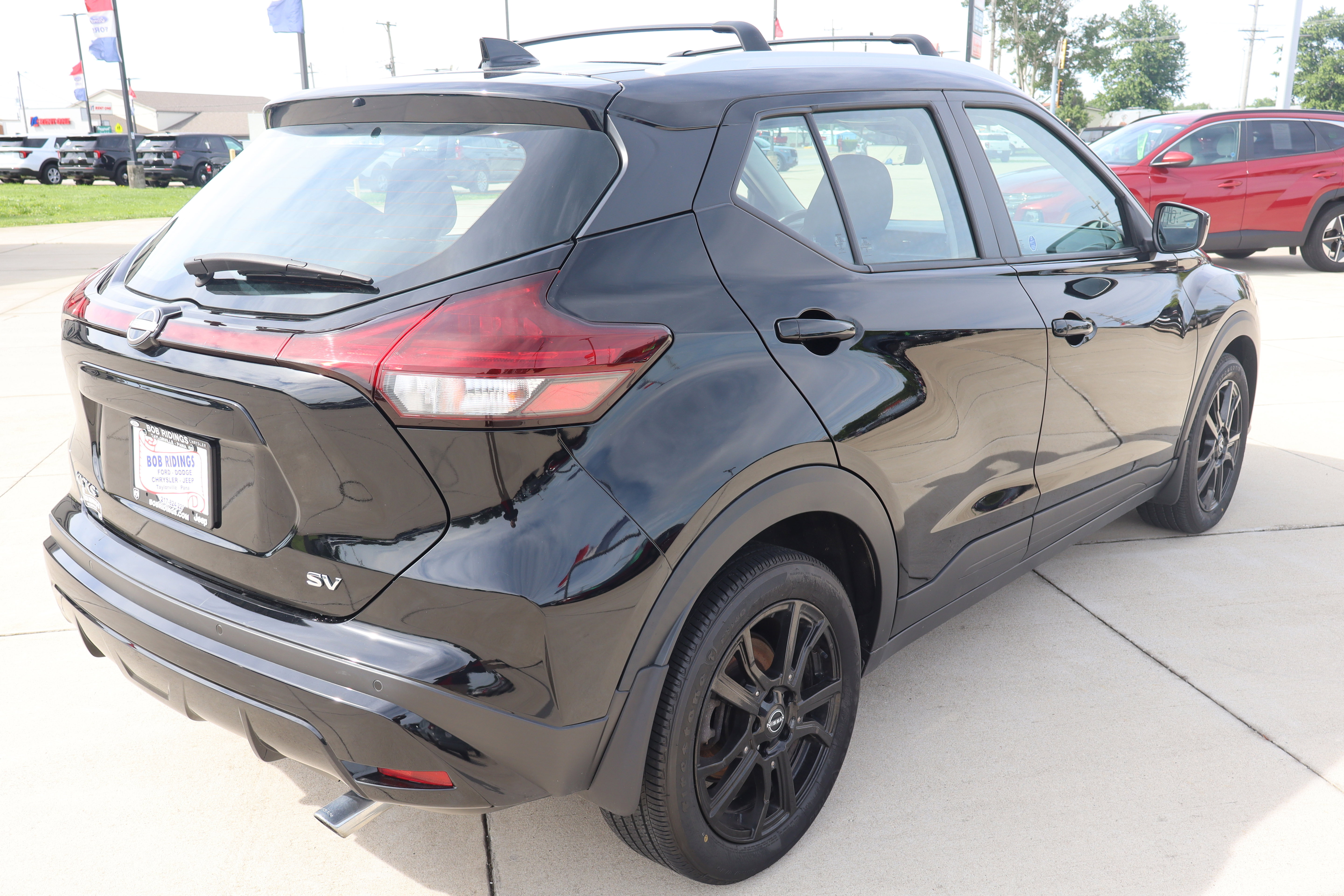 Used 2023 Nissan Kicks SV w/ Interior Electronics Package FWD image 6
