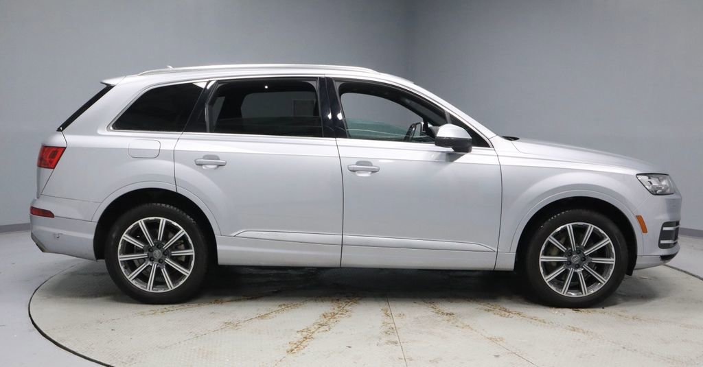 Used 2017 Audi Q7 3.0T Premium Plus w/ Premium Plus Package AWD/4WD image 13